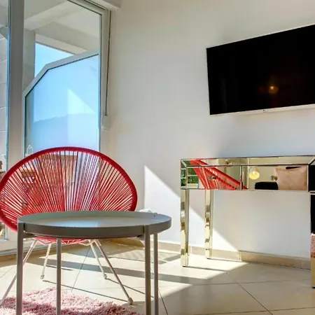 Διαμέρισμα One-bedroom With Balcony And Sea View Premier