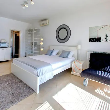 One-bedroom With Balcony And Sea View Premier *