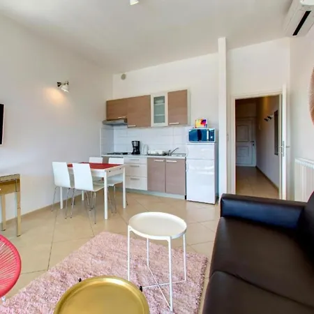 One-bedroom With Balcony And Sea View Premier Διαμέρισμα