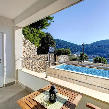 One-bedroom With Balcony And Sea View Premier * Ντουμπρόβνικ